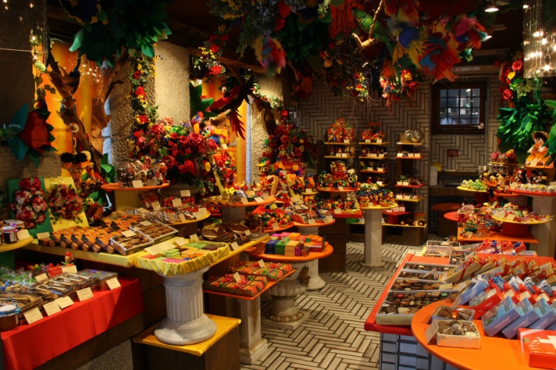 vente-RIMPLAS-min_candy_store_chocolate_shop_chocolate_switzerland-393515